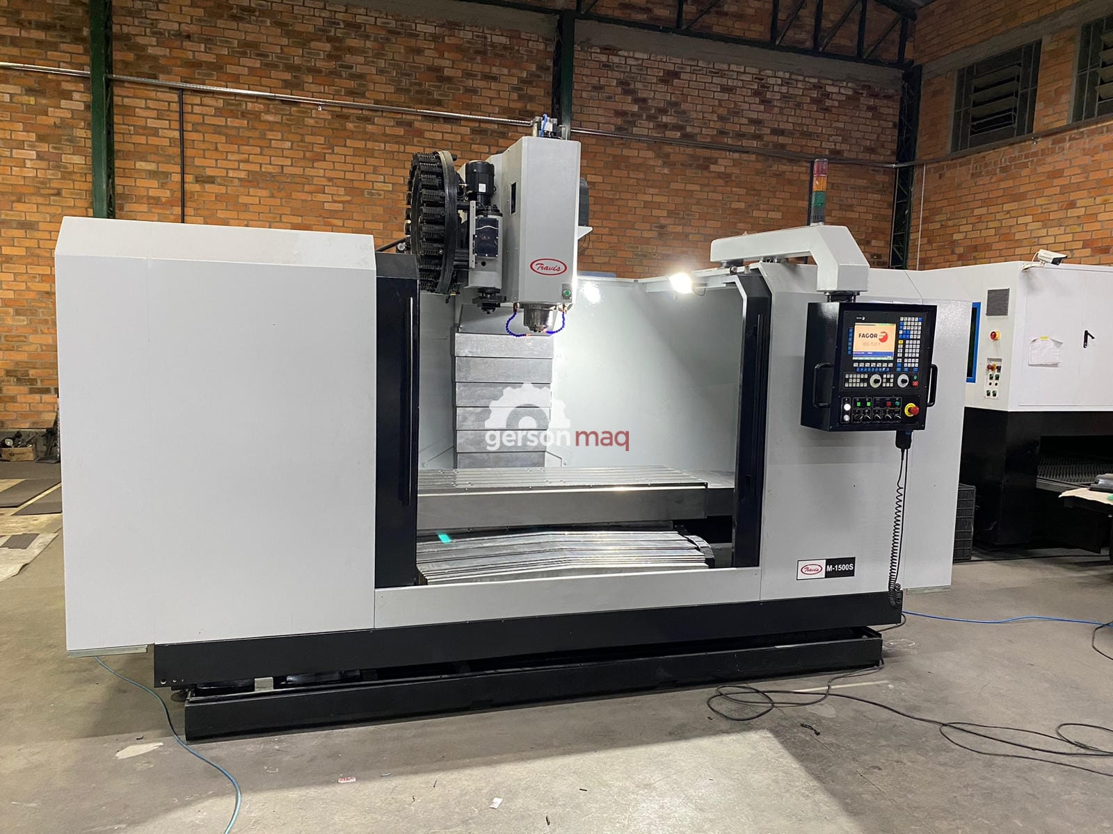 Centro de usinagem CNC